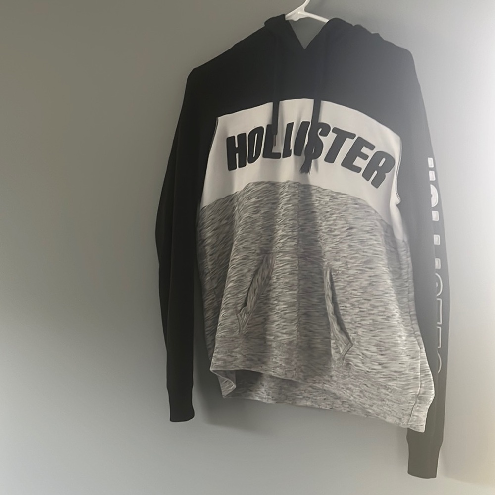 Hollister sweatshirt